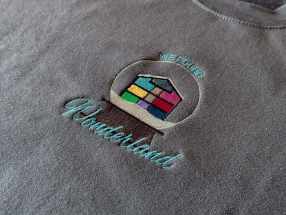 "wonderland" embroidered crewneck